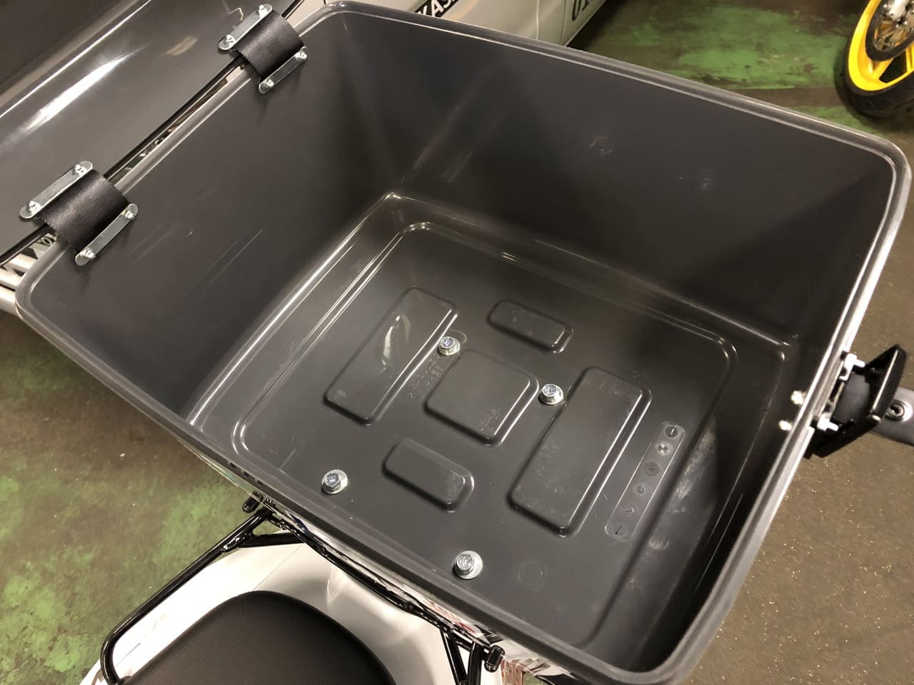 洗車道具を入れるバイク用ボックスのサイズ 洗車ビジネス相談室 笠井工房ブログ