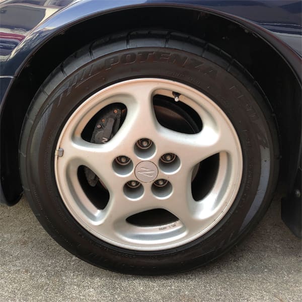 ホイールの違いは前後だけじゃない。左右の違いにもご注意を。