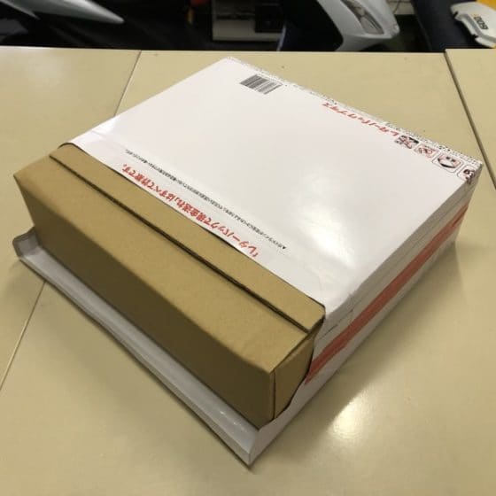 レターパック用の内箱を作りました。箱の高さは約80mm。