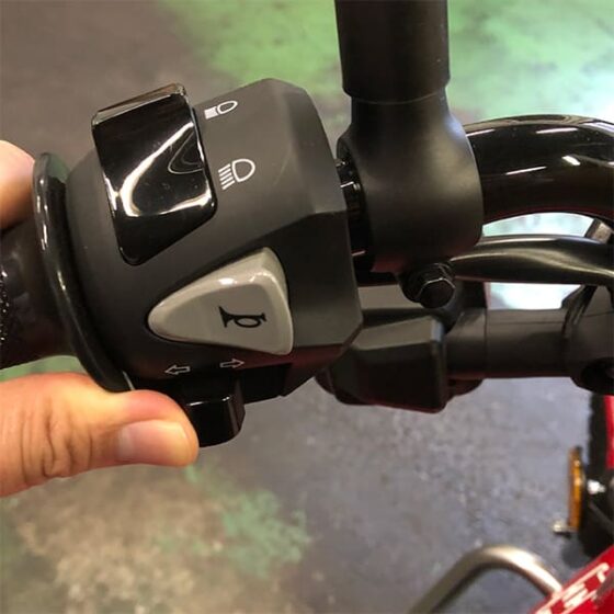 使いにくくても慣れるもんです。ハンターカブのウインカースイッチの話。